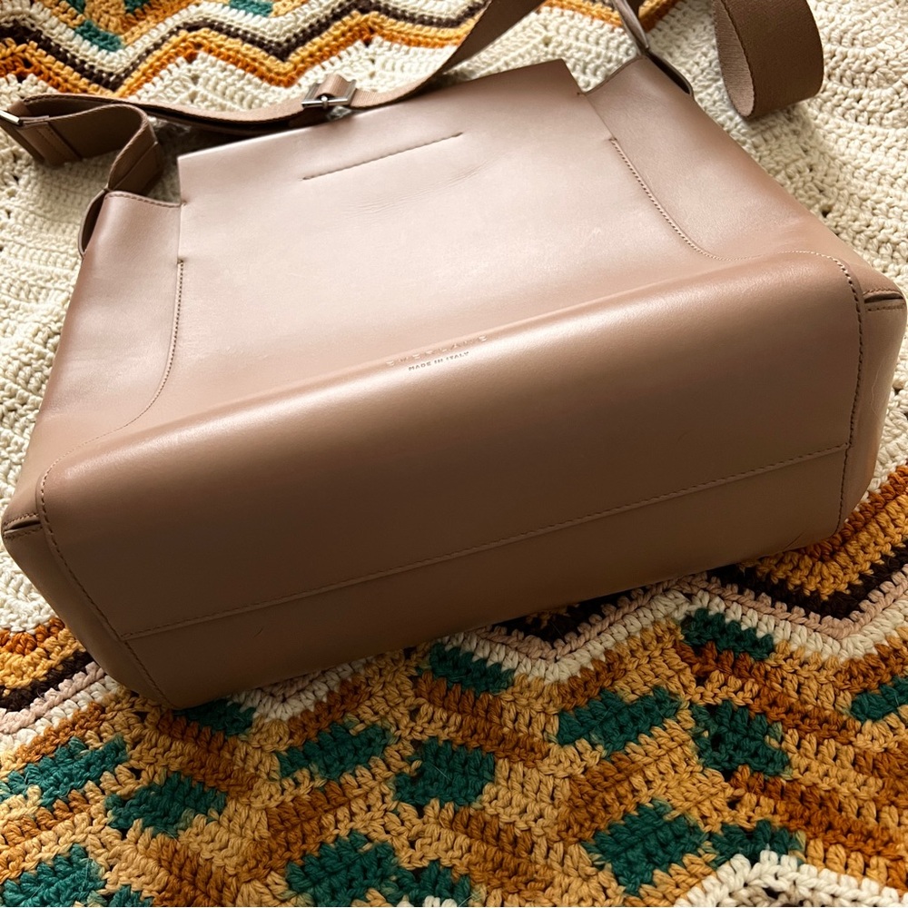 Everlane Form Bag Tan Beige Shoulder Computer Bag - Picture 8 of 9